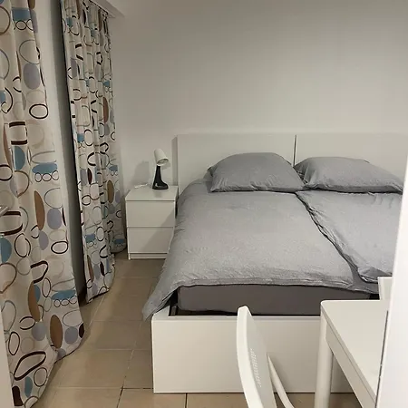 Privatunterkunft Privatezimmer Near Bahnhof Römisches Theater *