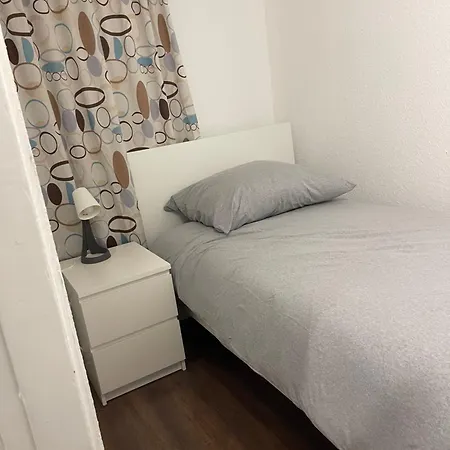 Haus Zum Bacchus Privatezimmer Near Bahnhof Roemisches Theater Mainz